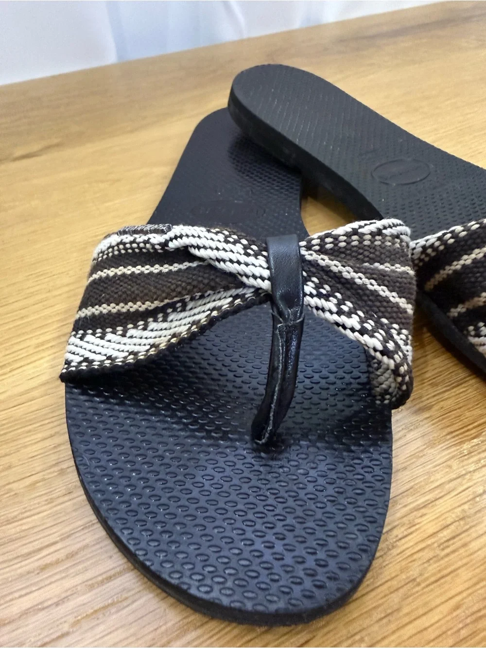 Havaianas You St. Tropez Fita Sandal Black Woven Thong Flip Flops size 9/10